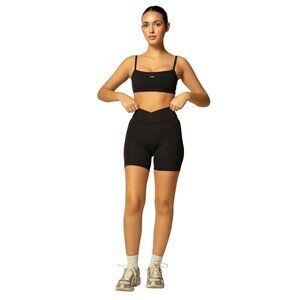 437 The V Short in Black